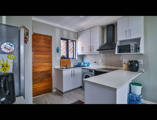 2 BEDROOM APARTMENT FOR SALE IN HAYFIELDS